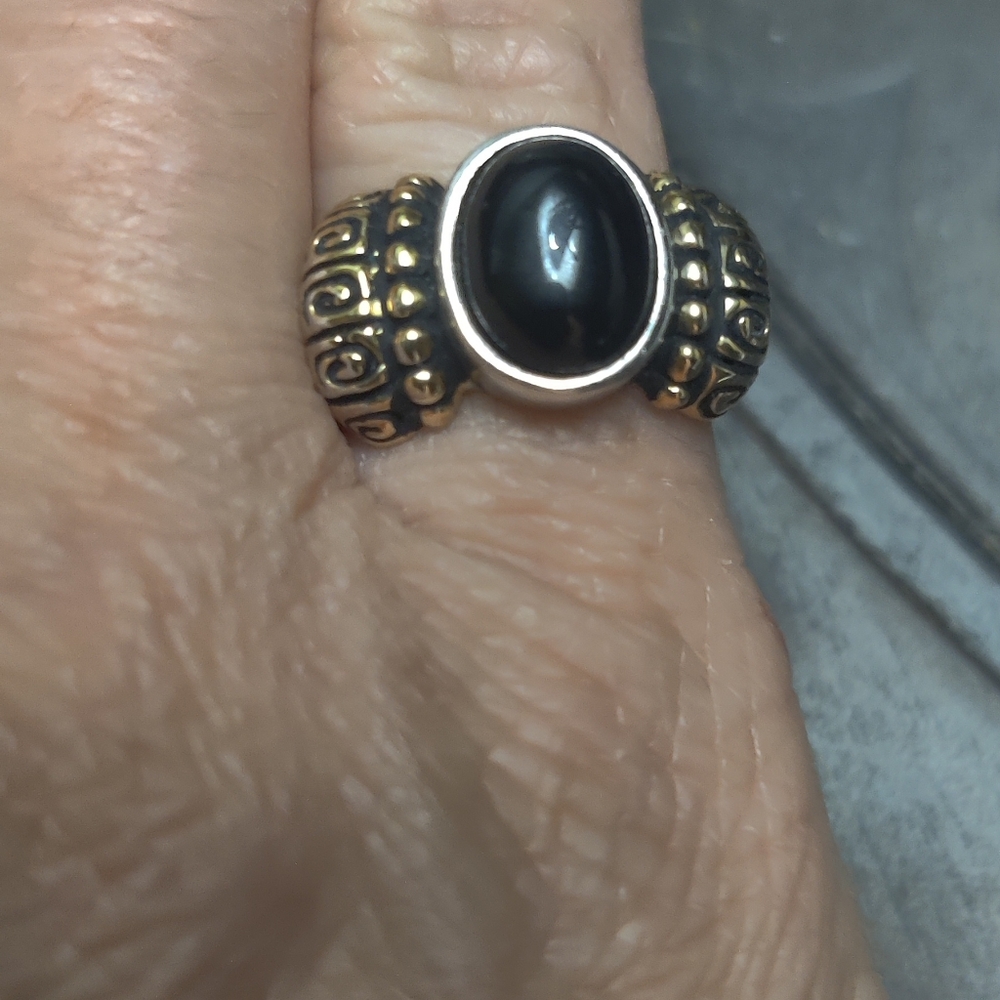 Women's Two Tone Cabochan Ring Size 6.75